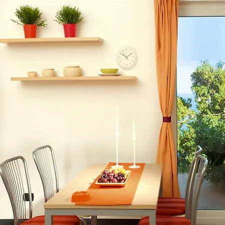In With Pool كوغوليتو
